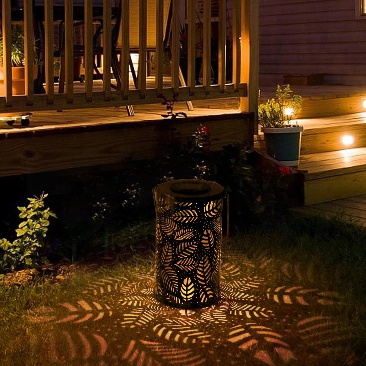 Solar hollow projection light adorning garden chandelier